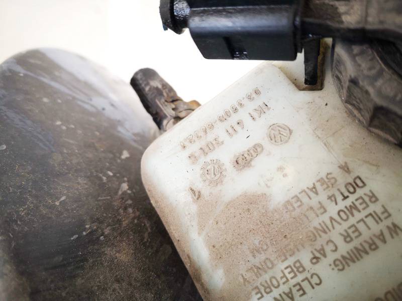 1k1611301c used Brake Master Cylinder Reservoir Volkswagen Touran 2003 2.0L EIS01714132 Used