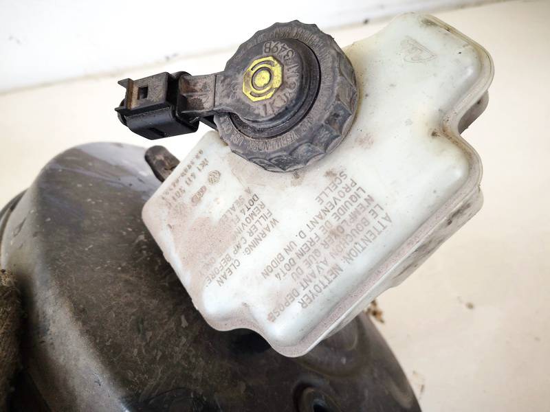 1k1611301c used Brake Master Cylinder Reservoir Volkswagen Touran 2003 2.0L EIS01714132 Used