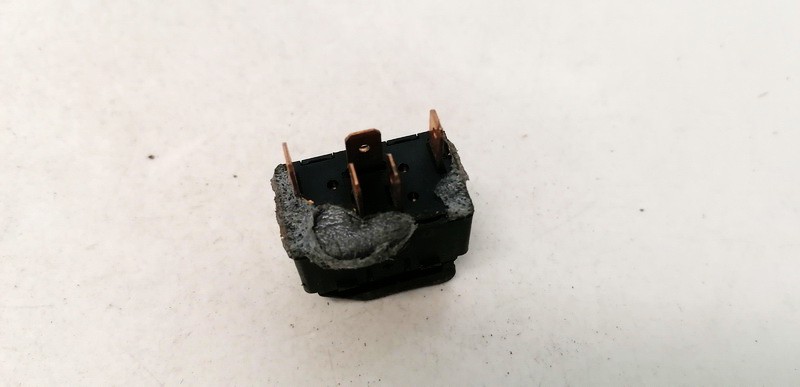 4D095985501C Audi A4 1996 Loga vadības poga (loga pacēlāja pogas) - Thumbnail 3