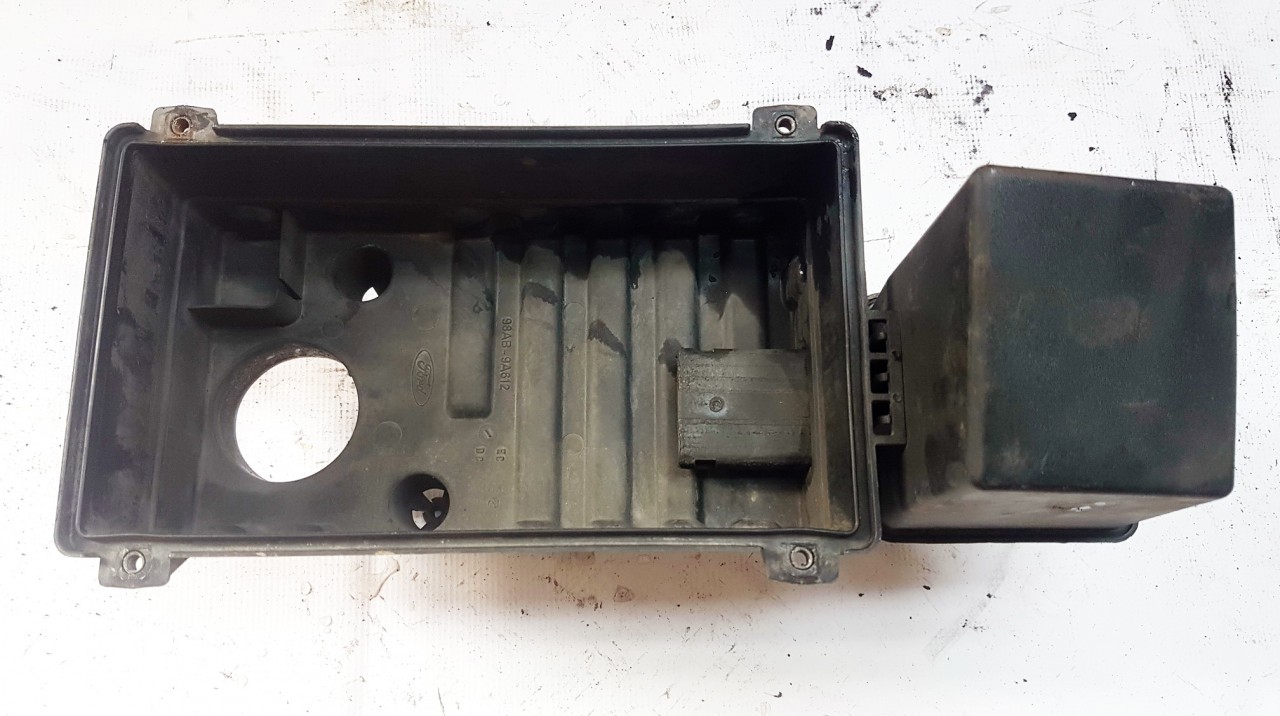 98AB9A612 98AB9A612 Air filter box Ford Focus 2000 1.8L 20EUR