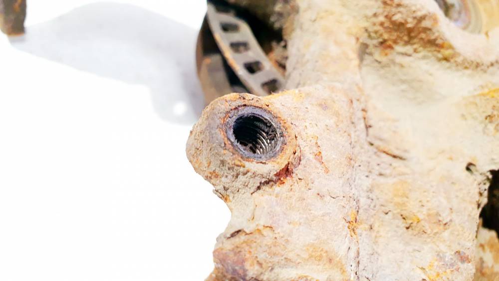 Volkswagen Golf 2000 Steering knuckle - FRONT RIGHT - Thumbnail 4