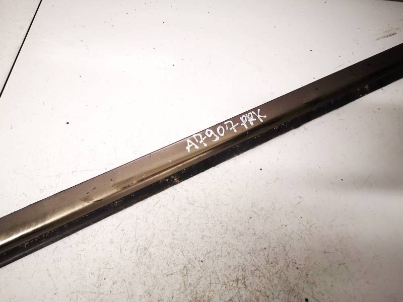 Mercedes-Benz C-CLASS 2001 Listwa szyby drzwi - PRZEDNIE LEWE - Thumbnail 2