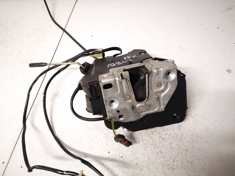 Mercedes-Benz C-CLASS 2001 Zamek drzwi - PRZEDNIE LEWE