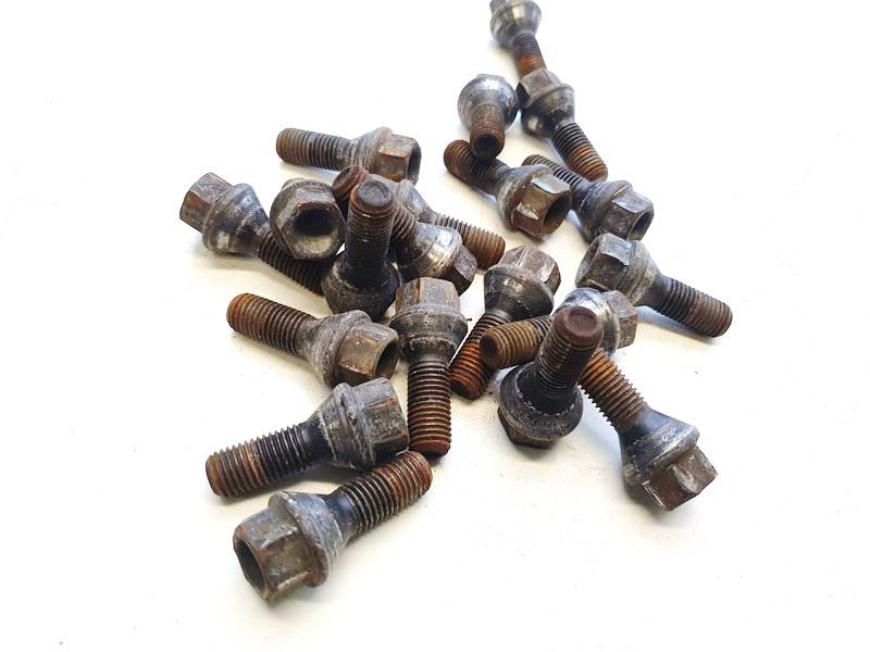 BMW 1-Series 2007 Vehicle Wheel Nuts kit