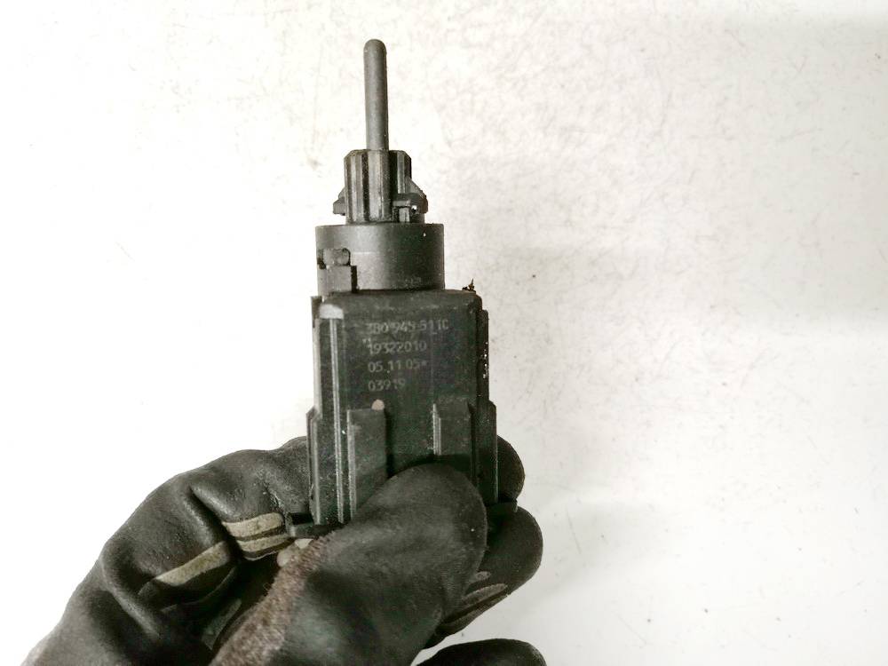 3B0945511C Volkswagen Golf 1998 Датчик включения стоп-сигнала - Thumbnail 3