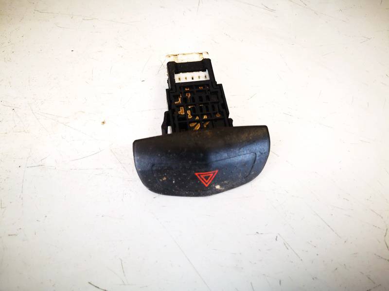 NILES06016 Nissan Primera 2003 Hätävilkkujen kytkin