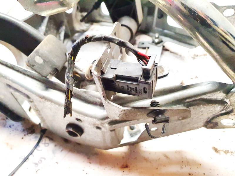 09185906 Opel Vectra 2002 Czujnik świateł hamulca (przekaźnik-klakson)