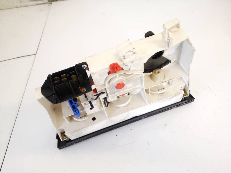 Audi 100 1994 Climate Control Panel (heater control switches) - Thumbnail 2