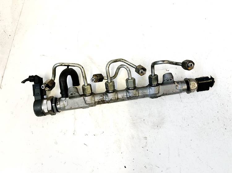 03L130089 Skoda Octavia 2012 Fuel injector rail (injectors)(Fuel distributor) - Thumbnail 3