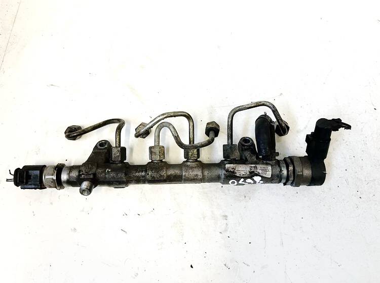 03L130089 Skoda Octavia 2012 Fuel injector rail (injectors)(Fuel distributor)