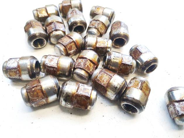 Honda Accord 2005 Riteņu skrūvju komplekts