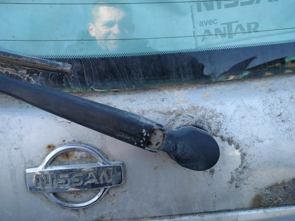 Nissan Almera 2000 Takalasin pyyhkimen moottori - TAKANA