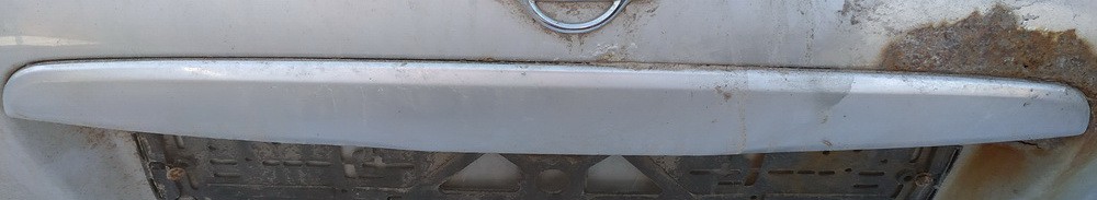 Nissan Almera 2000 Takaluukun ulkoinen viimeistely (rekisterikilven valaistus) - TAKANA