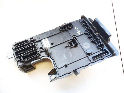 149784800E Tesla Model Y 2023 Komforta bloks