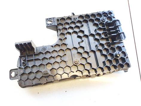 149784800E Tesla Model Y 2023 Komforta bloks - Thumbnail 3