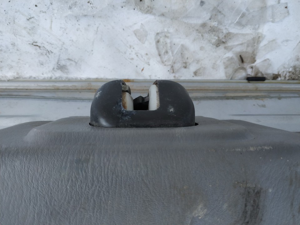 Nissan Almera 2000 Takaluukun lukko - TAKANA