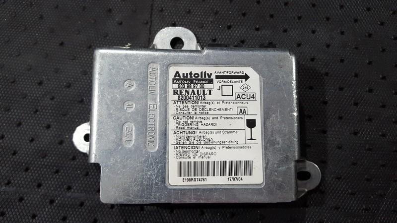 8200411013 Renault Scenic 2004 CALCULATEUR AIRBAG