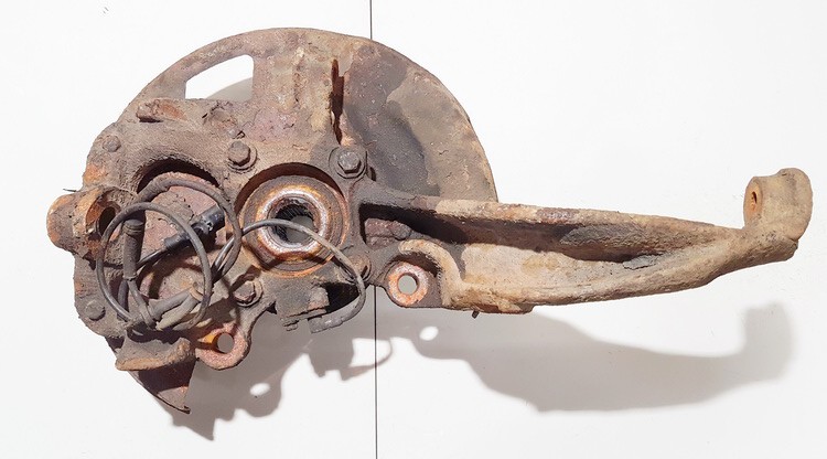 Land-Rover Discovery 2006 Steering Knuckle - FRONT RIGHT