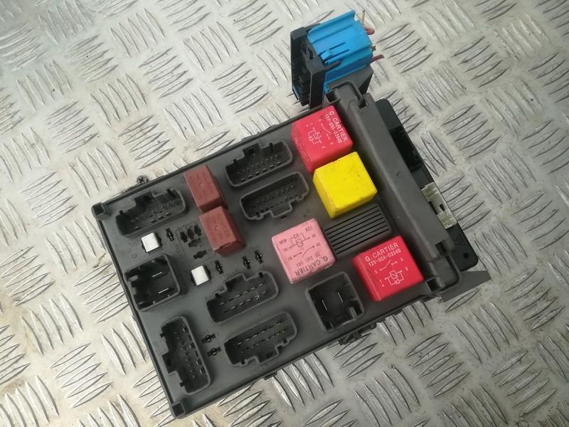 8200316868 8200315957, 8200283815, 8200004201e Fuse box Renault Espace