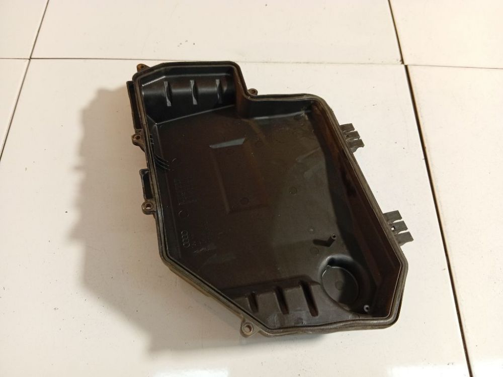 4F1907613 Audi A6 2005 Fuse Box Cover - Thumbnail 3