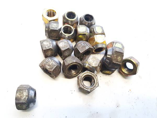 Nissan Murano 2003 Pyöränpulttisarja