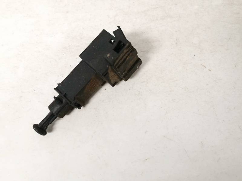 1J0945511A Volkswagen Golf 2000 Stabdziu zibintu daviklis (rele-varlyte)