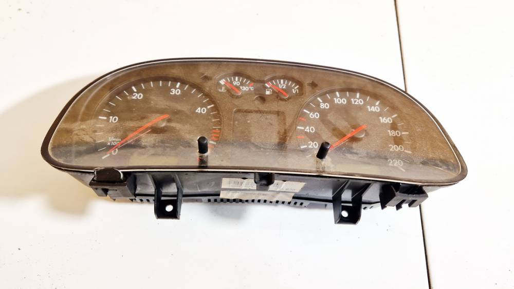 1J0920802E Volkswagen Golf 2001 Speedometers - Cockpit - Speedo Clocks Instrument