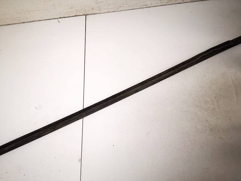 SAAB 9-5 2005 Glass Trim Molding-weatherstripping - FRONT RIGHT - Thumbnail 3