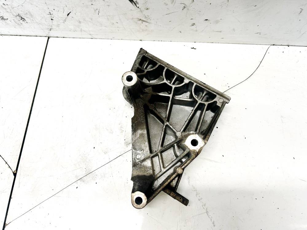 038199207AJ Skoda Fabia 2003 Engine Mount Bracket and Gearbox Mount Bracket