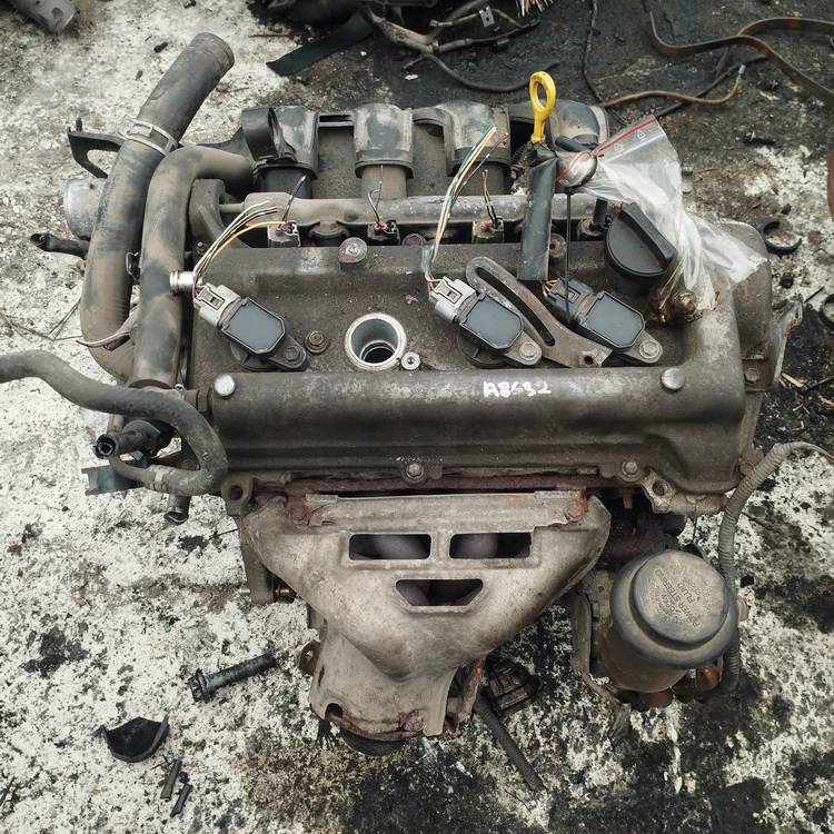 V2NP62 Toyota Yaris Verso 2000 Motors