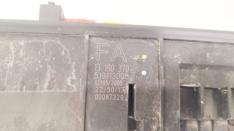 13190370 Opel Vectra 2005 Saugikliu deze - Thumbnail 2