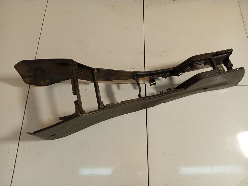 331985437 Opel Astra 2006 Center console