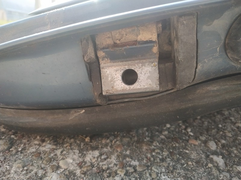 Audi A2 2002 Aizmugurējo durvju eņģe - AIZMUGURE