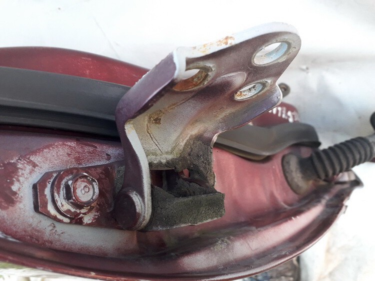 UISED Mitsubishi Galant 1994 Door Hinge - FRONT