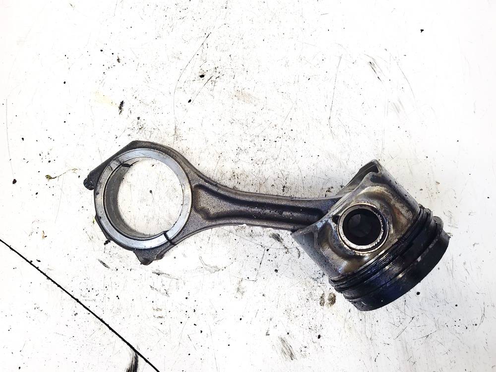 Volkswagen Touareg 2005 Tłok z korbowodem