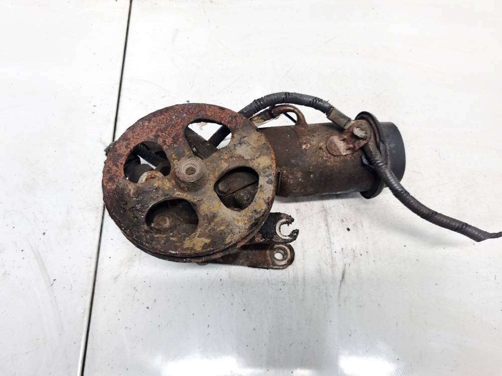 Toyota Yaris Verso 2000 Ohjaustehostimen pumppu