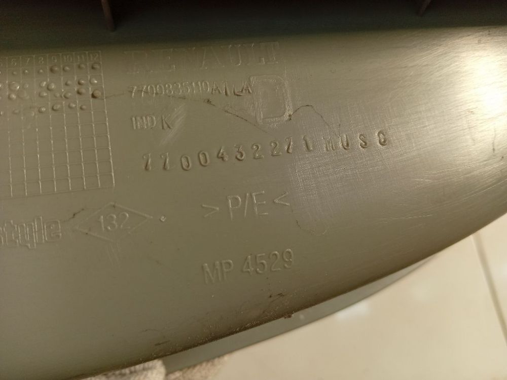 7700835110 Renault Scenic 2002 Moldura protectora del borde trasero - TRASERO DERECHO - Thumbnail 4