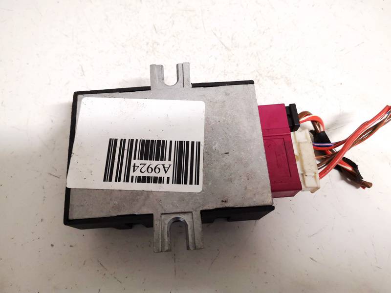 1614718042701 BMW 5-Series 2006 Unidad de control-módulo de la bomba de inyección de combustible - Thumbnail 3