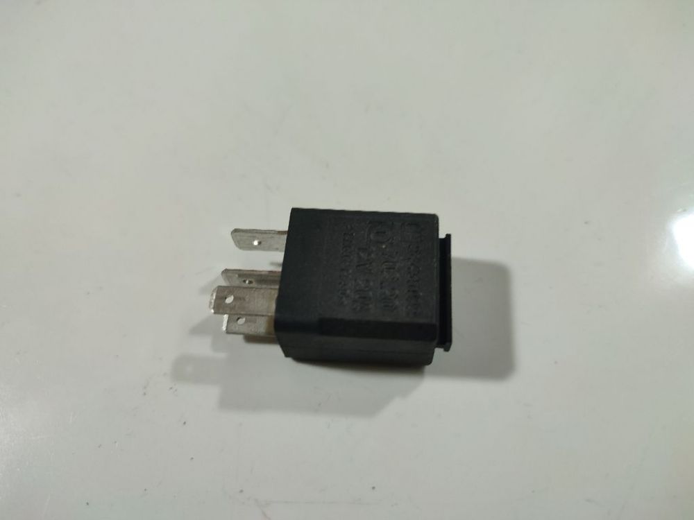 24455922 Nissan X-Trail 2003 Przekaźnik