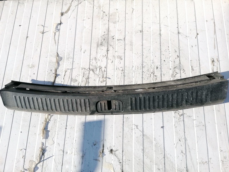 857711H600 Kia Ceed 2009 Bagazines vidine apdaila prie spynos