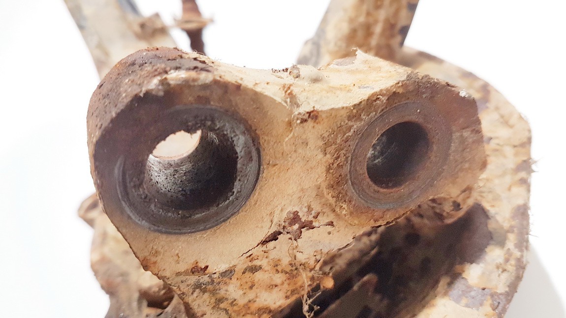 Mitsubishi Eclipse 1996 Moyeu Support Broche Avant droite - Thumbnail 3