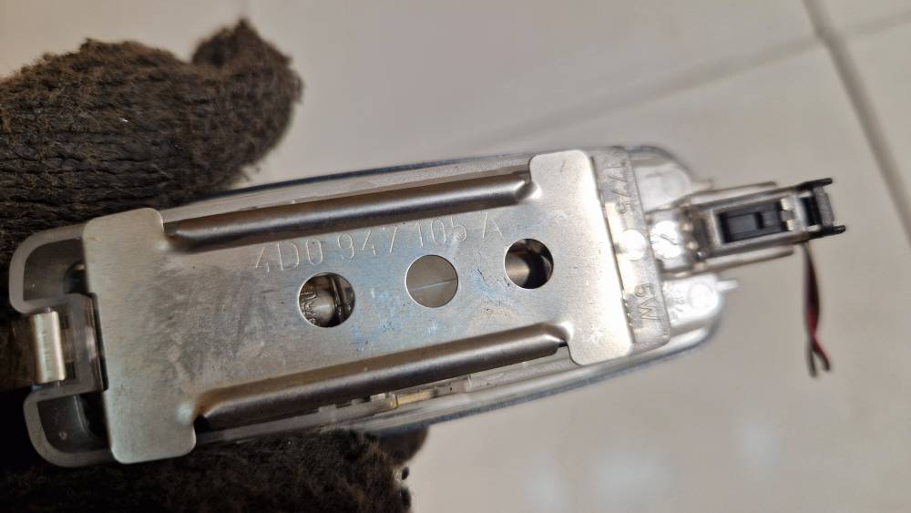 4D0947105A Audi A6 2007 Salono lemputė - Thumbnail 3