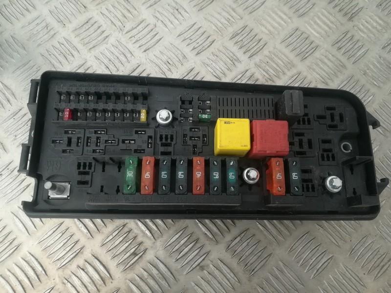 13112918 Opel Vectra 2002 Fuse box