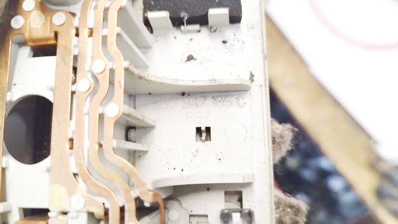 3B0947105C Volkswagen Passat 1999 Interior Light - FRONT - Thumbnail 3