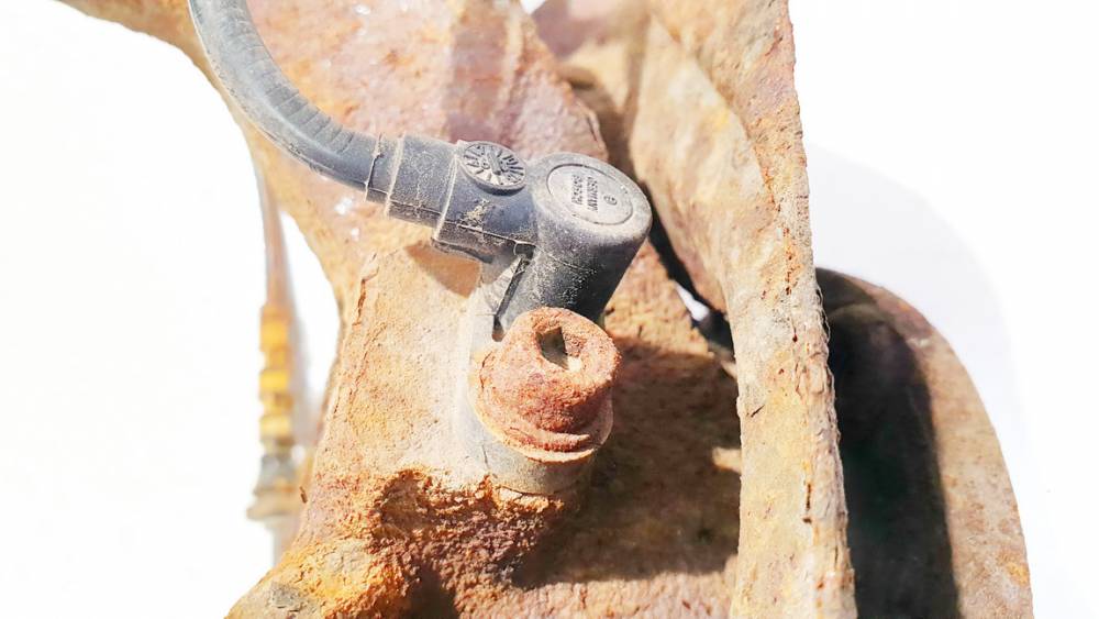 Opel Corsa 2009 ABS devējs - PRIEKŠA PA LABI