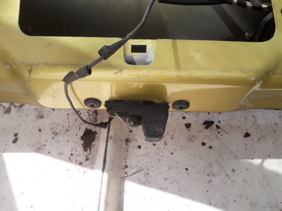 Citroen C3 2003 Zamek tylnej klapy - TYLNE