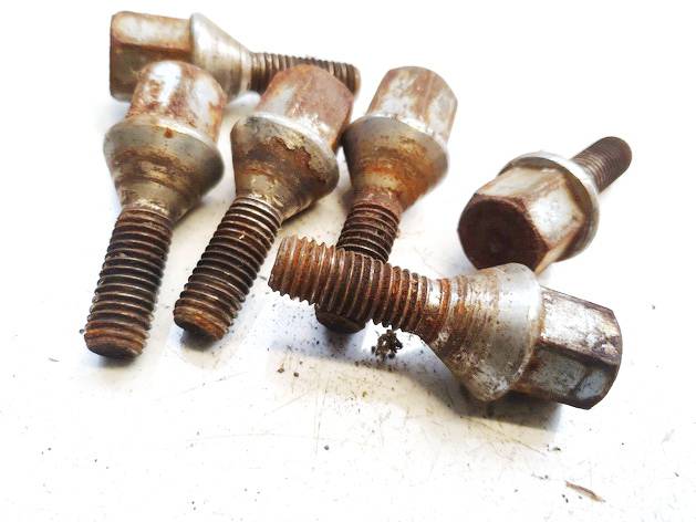 Volvo V70 1998 Vehicle Wheel Nuts kit