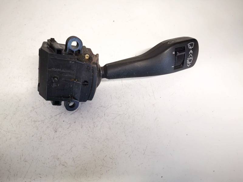 8363669M BMW 3-Series 2002 Pyyhkijän vipu