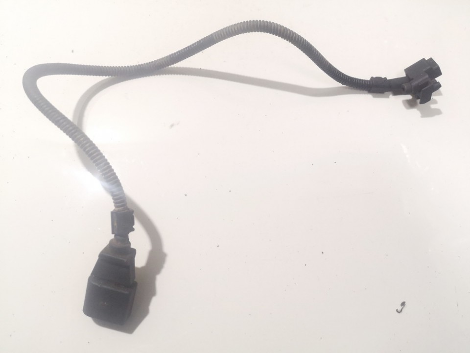 9805940 used Crankshaft Position Sensor Volkswagen Passat 2009 2.0L