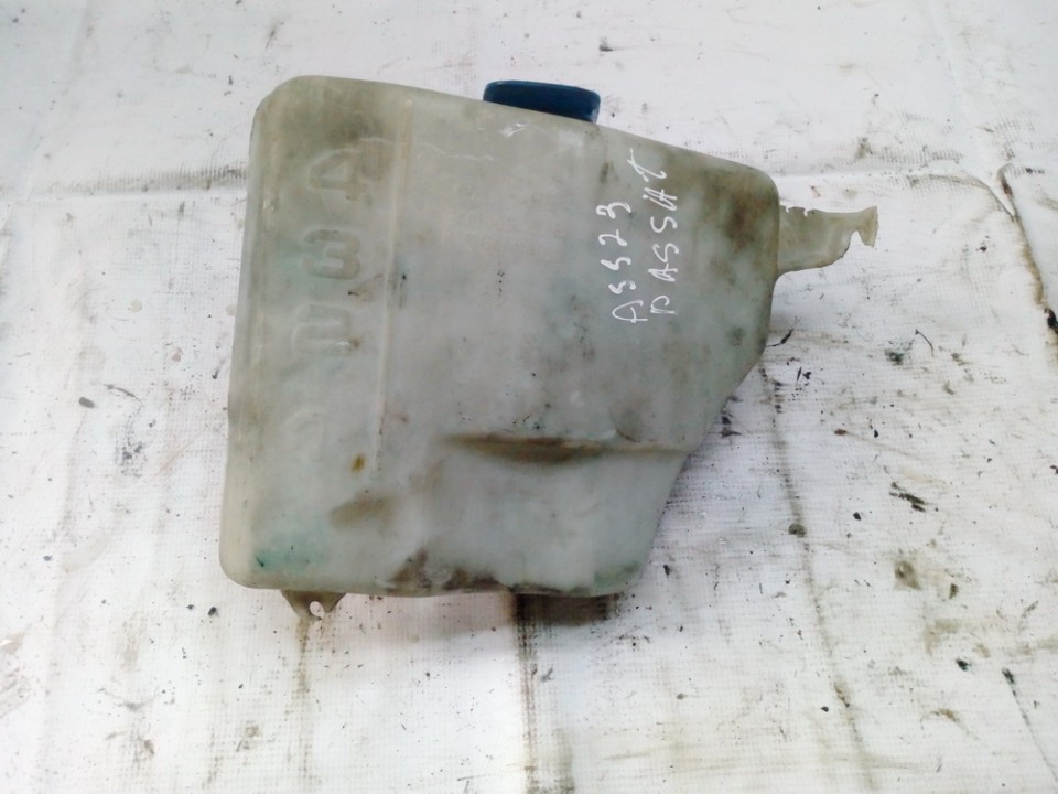 3A0955453B Volkswagen Passat 1996 Windshield Washer Reservoir tank (WASHER BOTTLE)